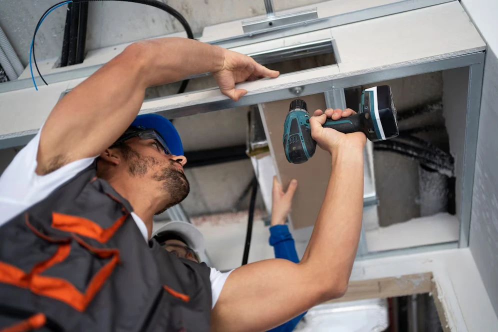 Door Repair – Precision Adjustments for Security & Efficiency